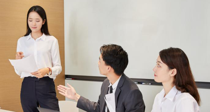 العمل اللائق